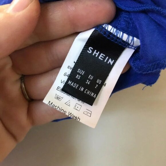 💎 SHEIN |  Cropped Cami Top - Picture 3 of 4